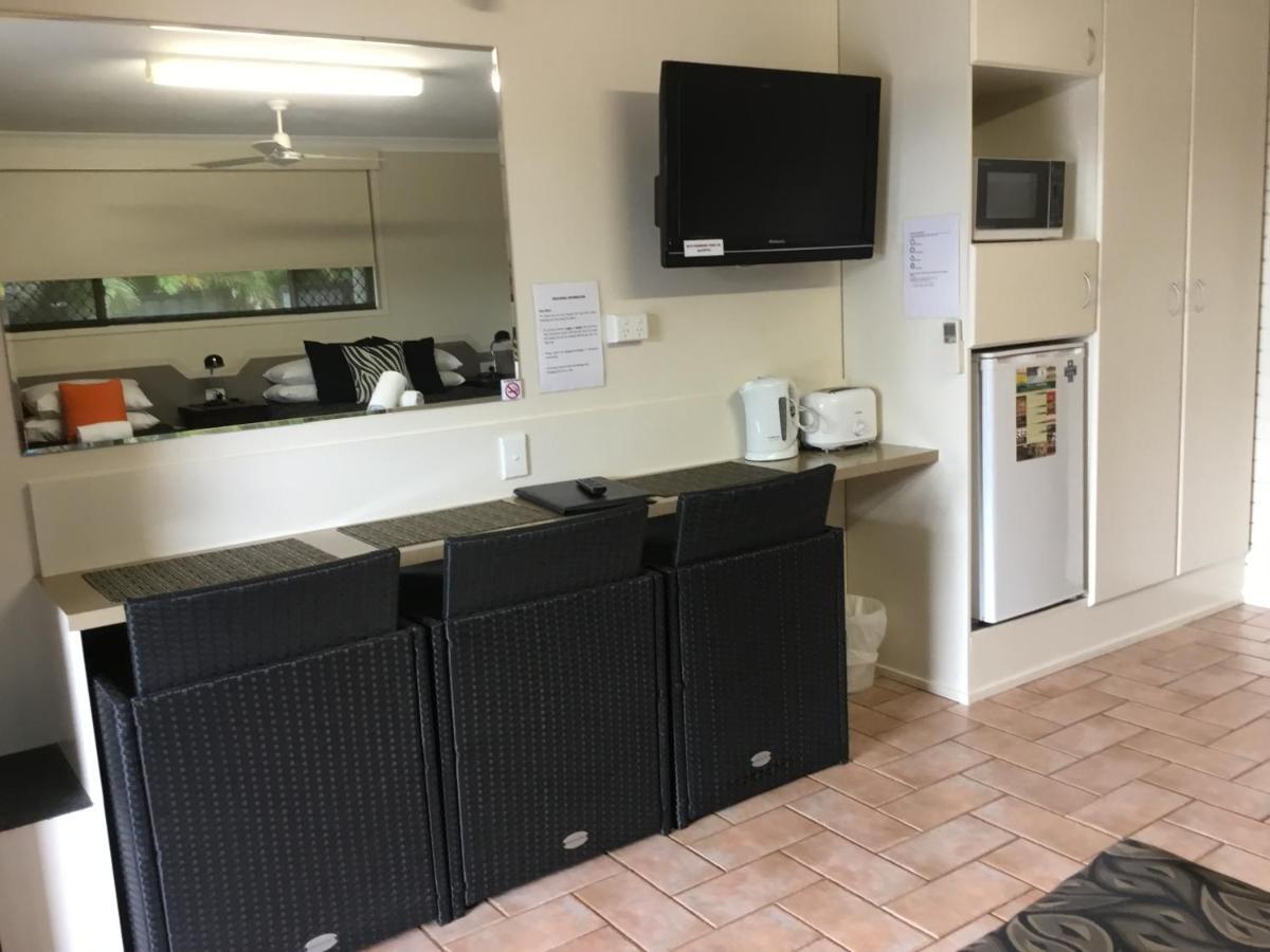 Golden Palms Motor Inn Bundaberg Exteriör bild