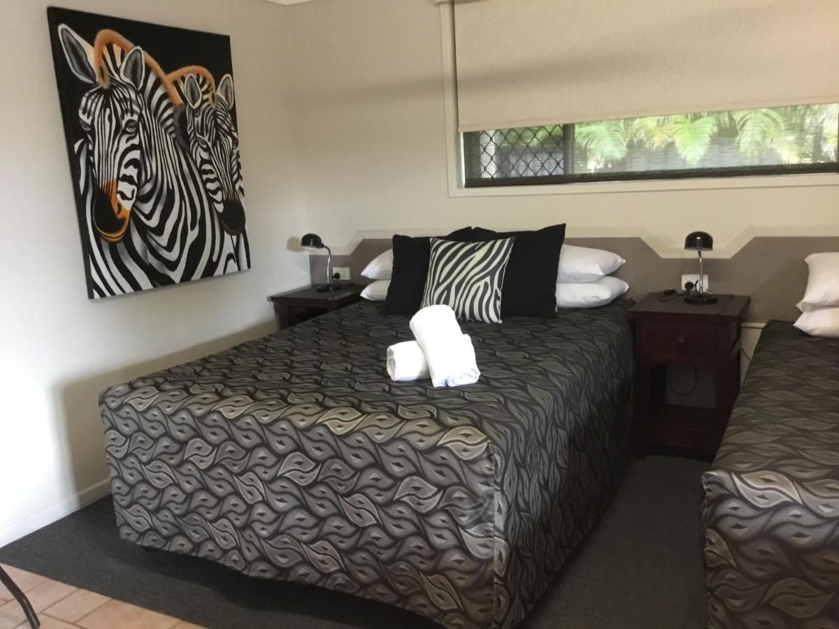 Golden Palms Motor Inn Bundaberg Exteriör bild