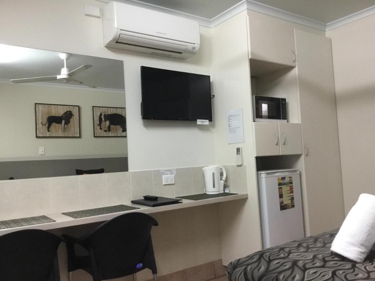 Golden Palms Motor Inn Bundaberg Exteriör bild