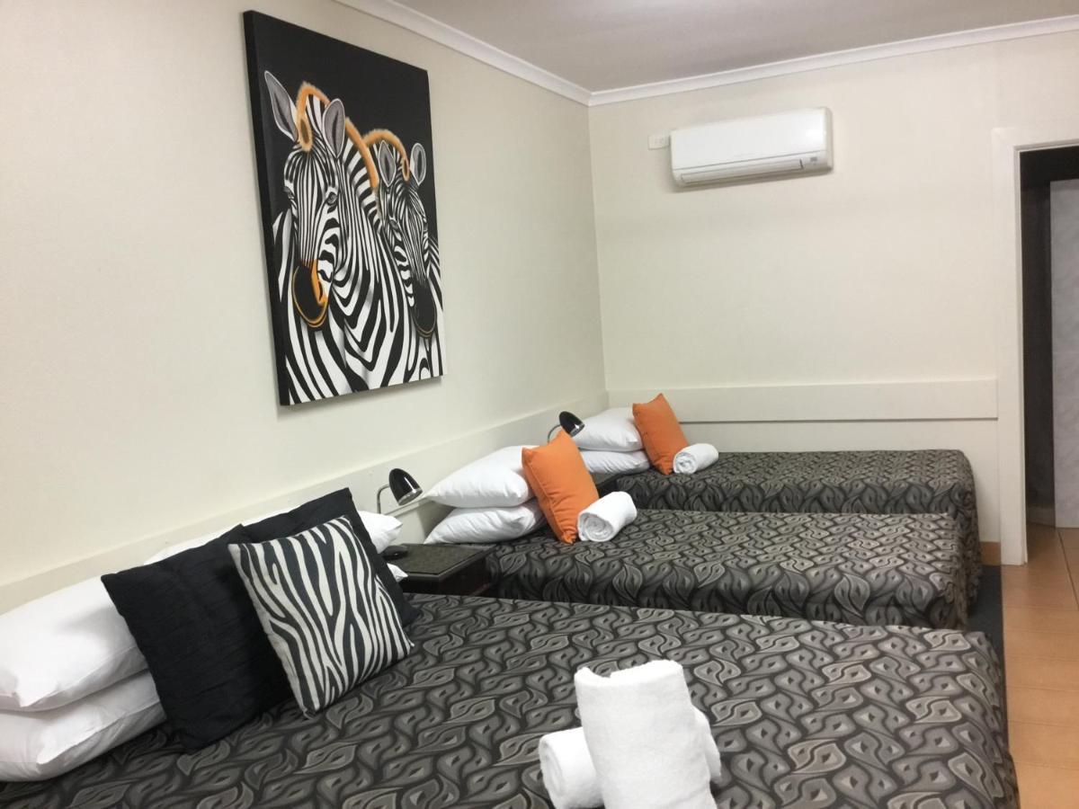 Golden Palms Motor Inn Bundaberg Exteriör bild