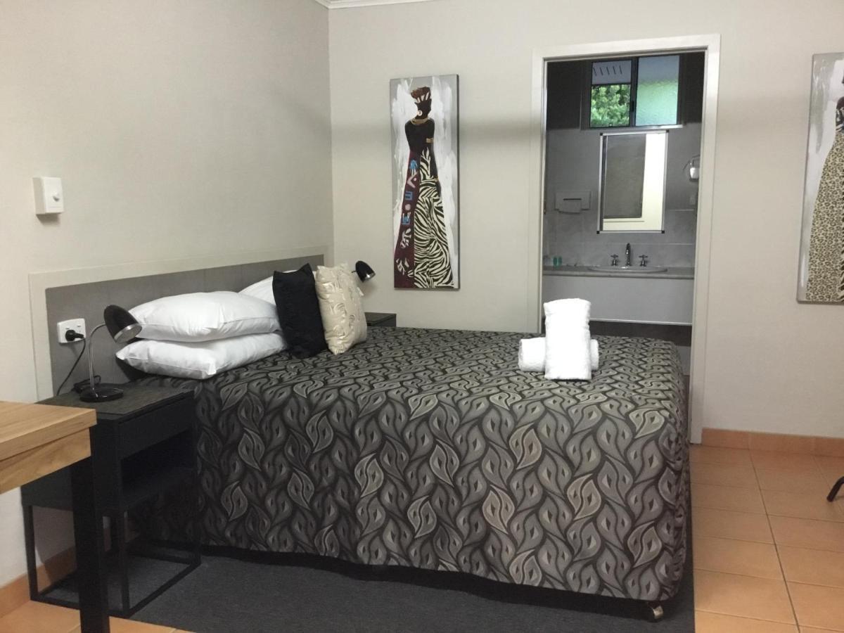 Golden Palms Motor Inn Bundaberg Exteriör bild