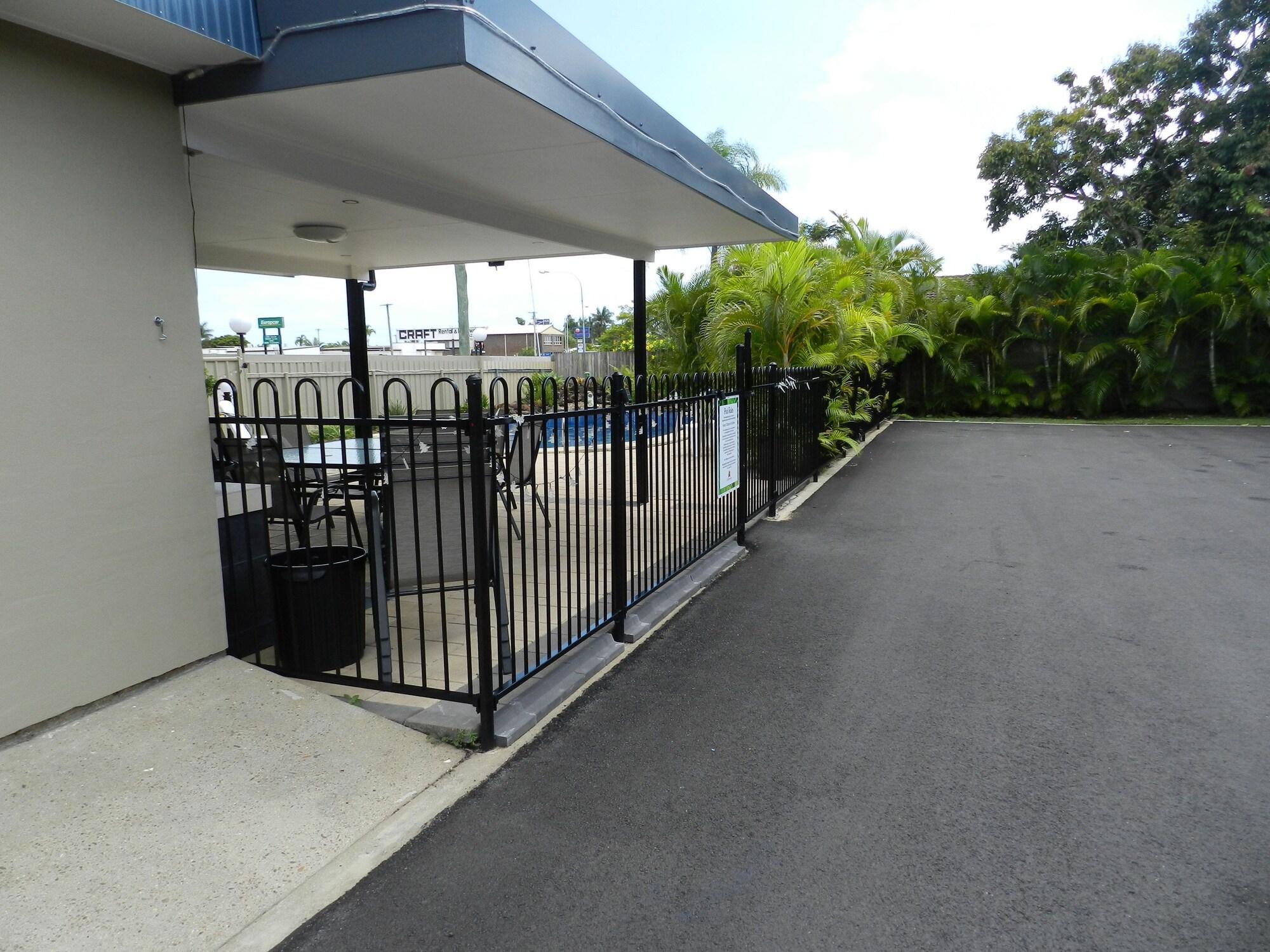 Golden Palms Motor Inn Bundaberg Exteriör bild