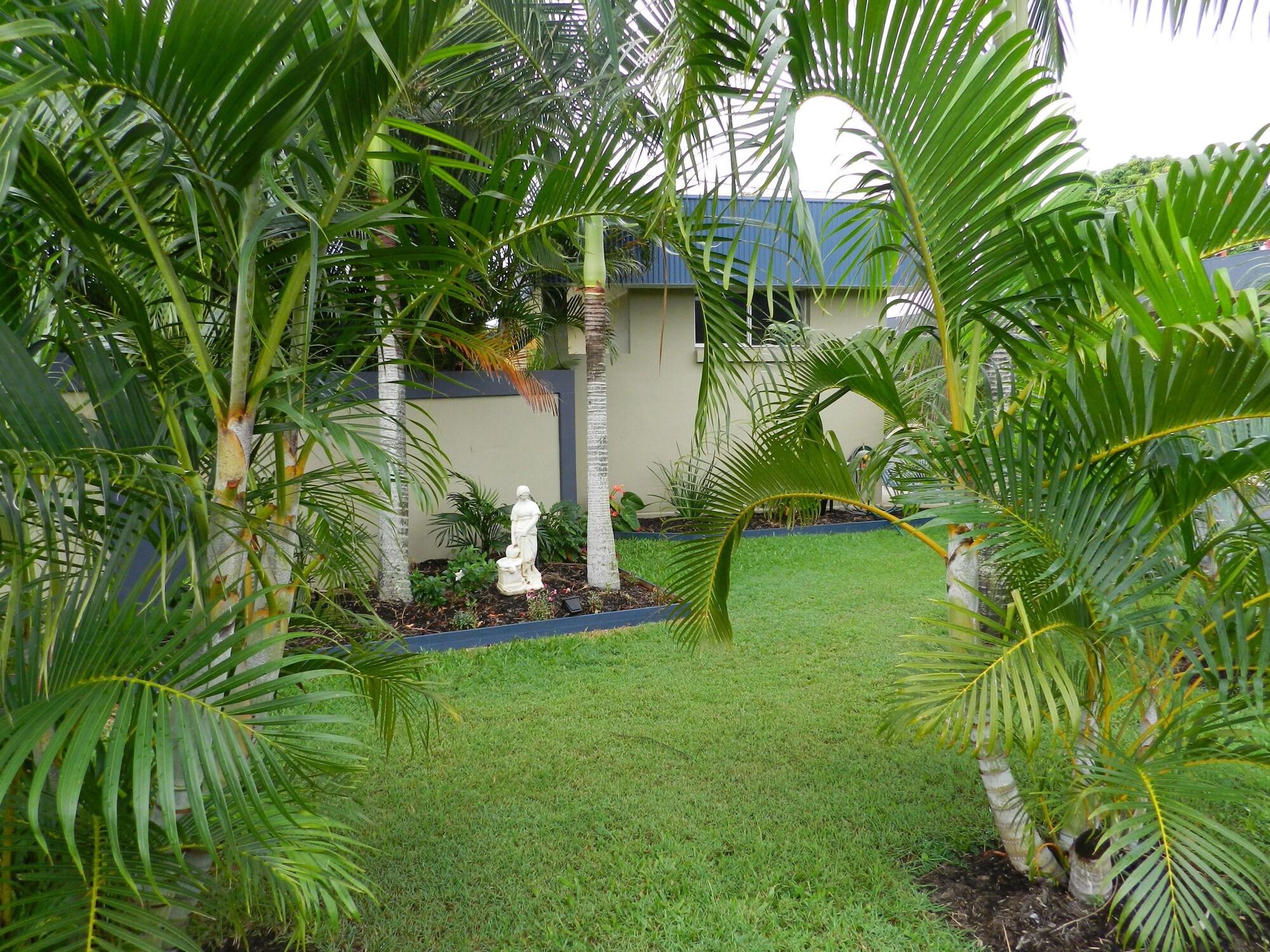 Golden Palms Motor Inn Bundaberg Exteriör bild