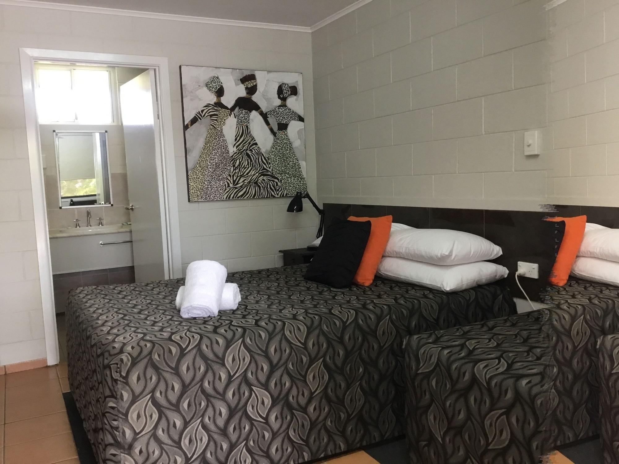 Golden Palms Motor Inn Bundaberg Exteriör bild