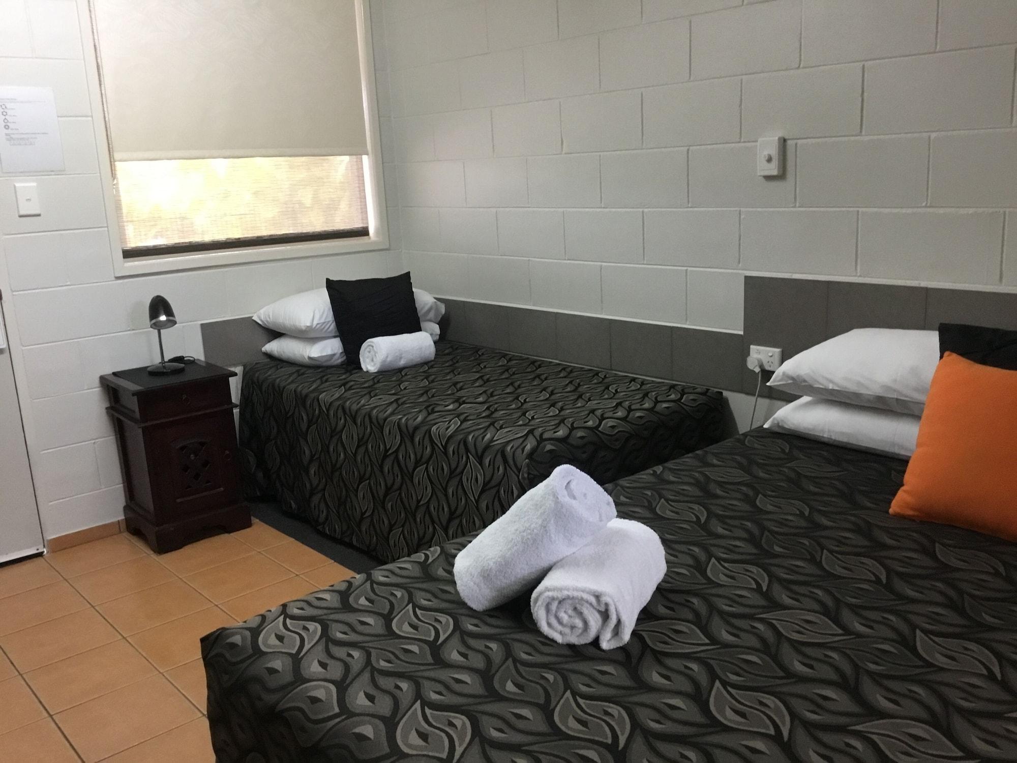 Golden Palms Motor Inn Bundaberg Exteriör bild