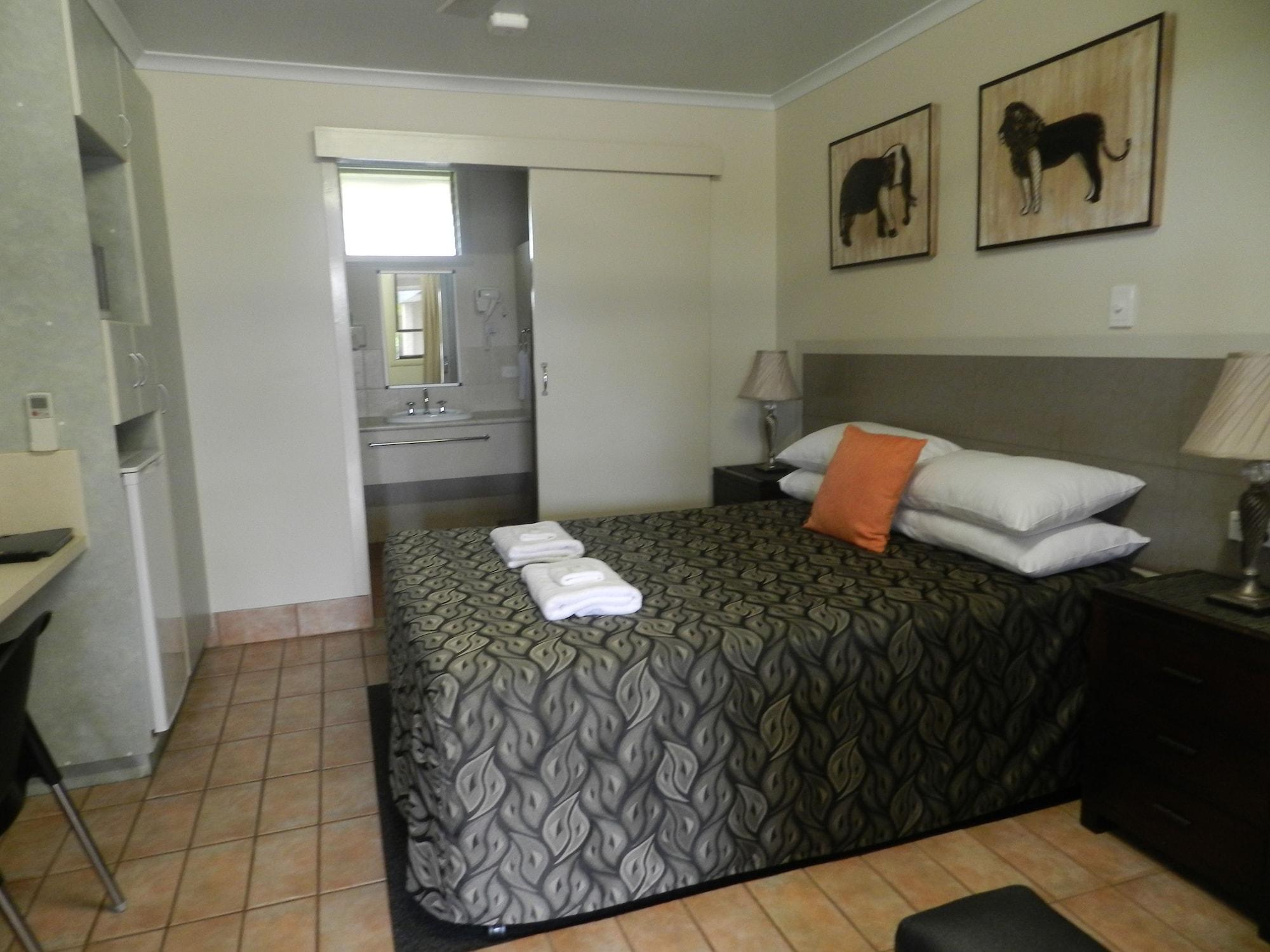 Golden Palms Motor Inn Bundaberg Exteriör bild