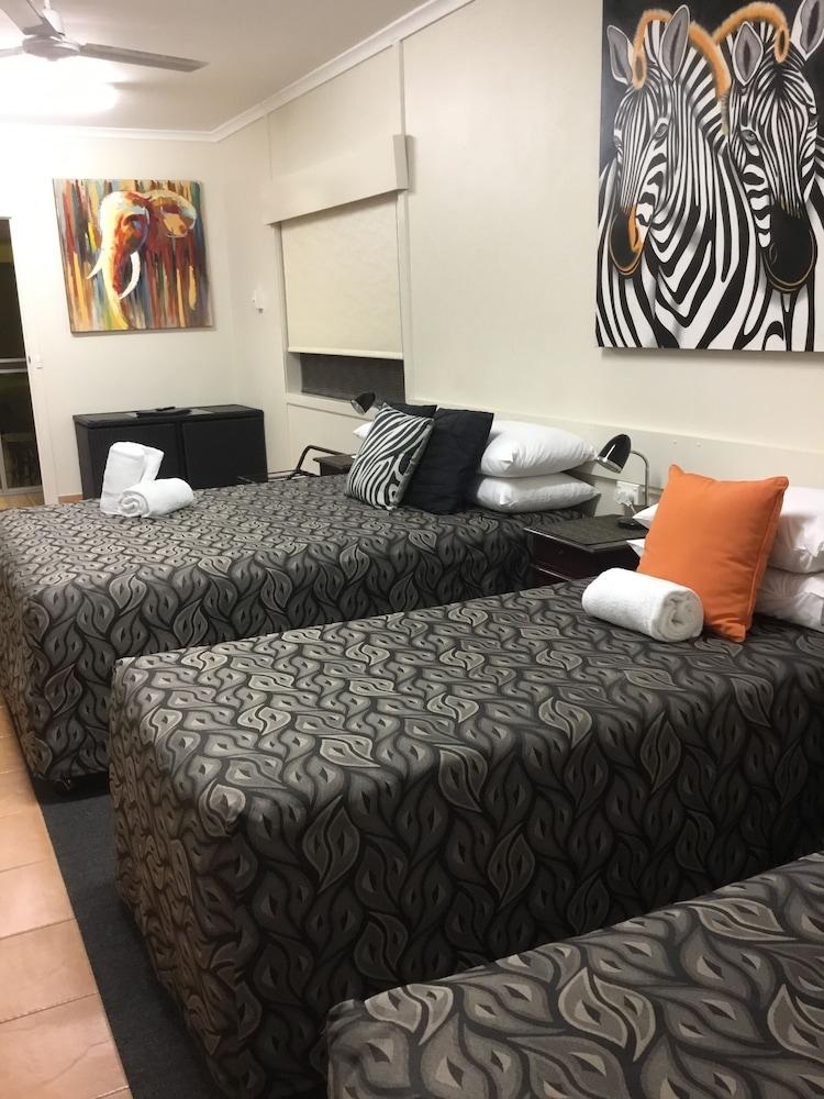 Golden Palms Motor Inn Bundaberg Exteriör bild