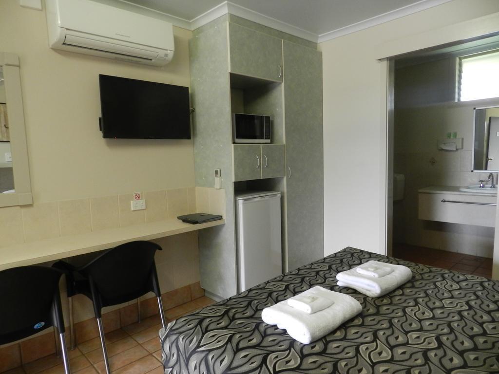 Golden Palms Motor Inn Bundaberg Exteriör bild