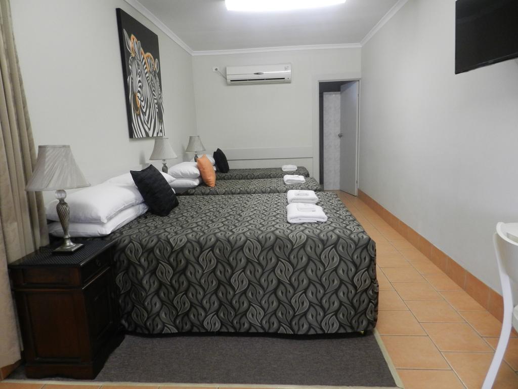 Golden Palms Motor Inn Bundaberg Exteriör bild