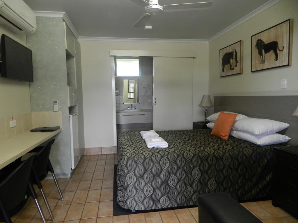 Golden Palms Motor Inn Bundaberg Exteriör bild