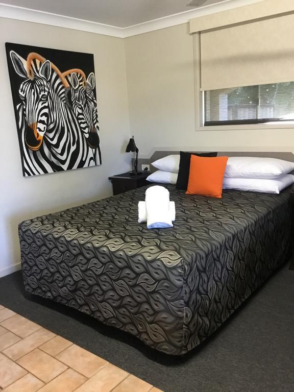 Golden Palms Motor Inn Bundaberg Exteriör bild