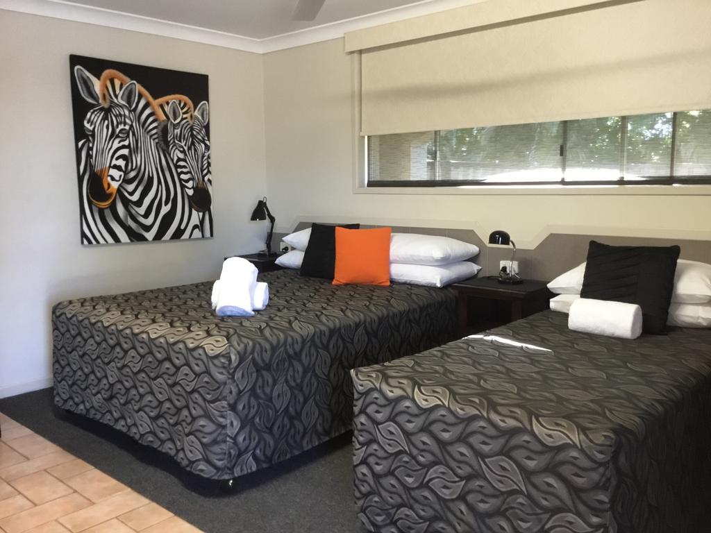 Golden Palms Motor Inn Bundaberg Exteriör bild
