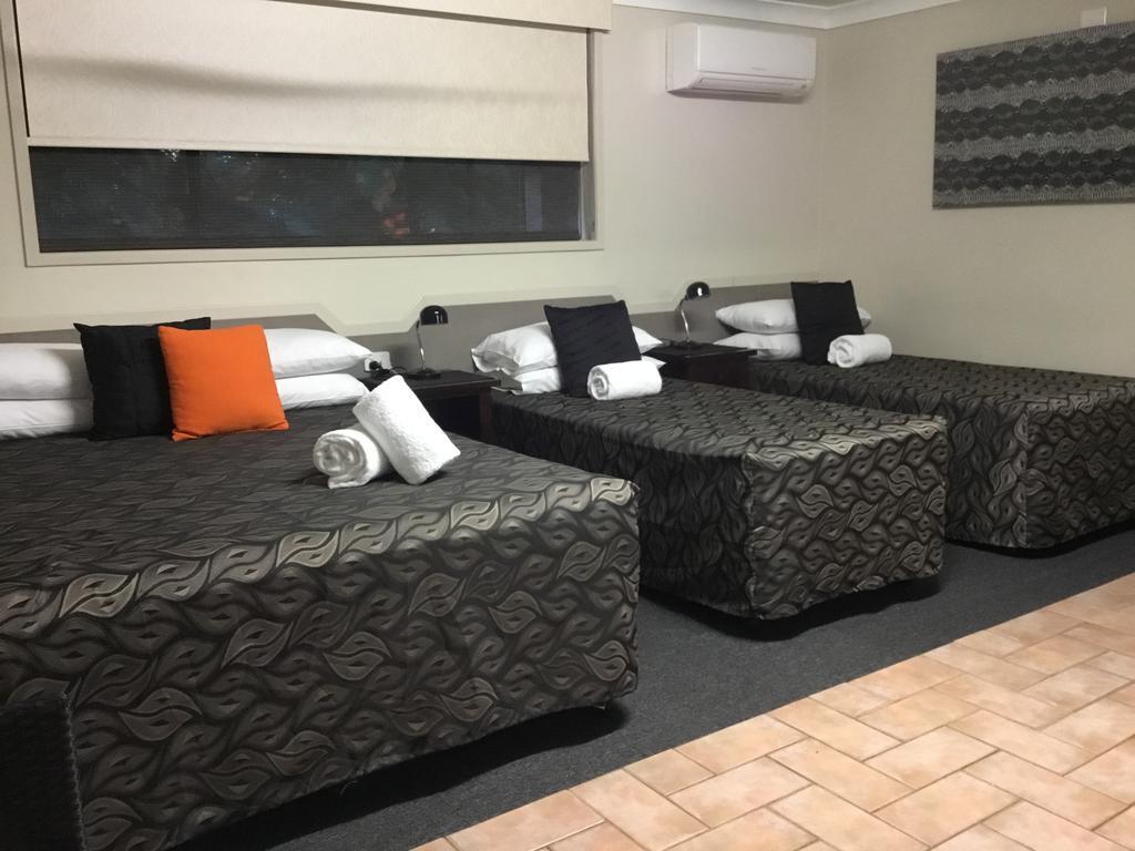 Golden Palms Motor Inn Bundaberg Exteriör bild