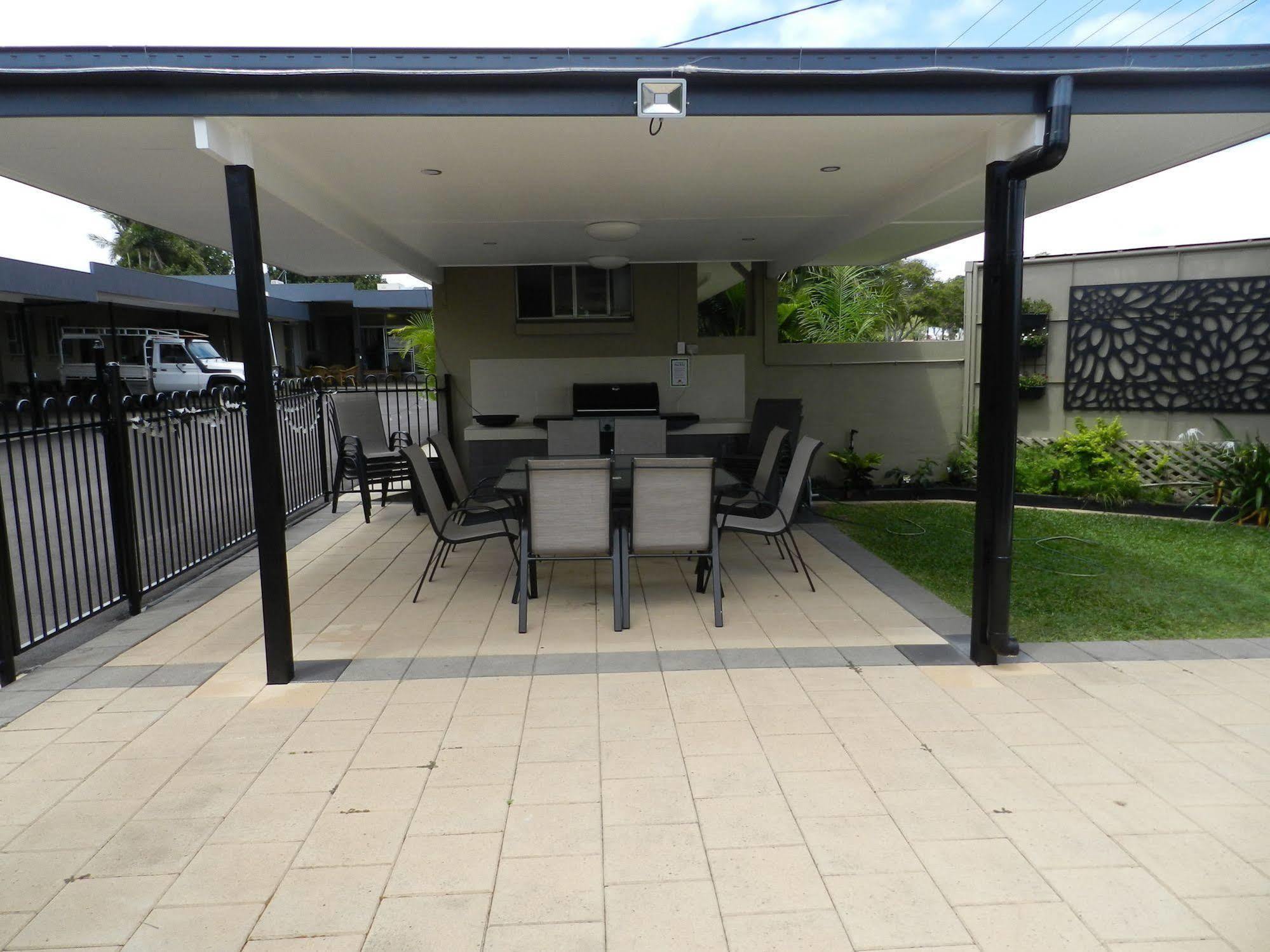Golden Palms Motor Inn Bundaberg Exteriör bild