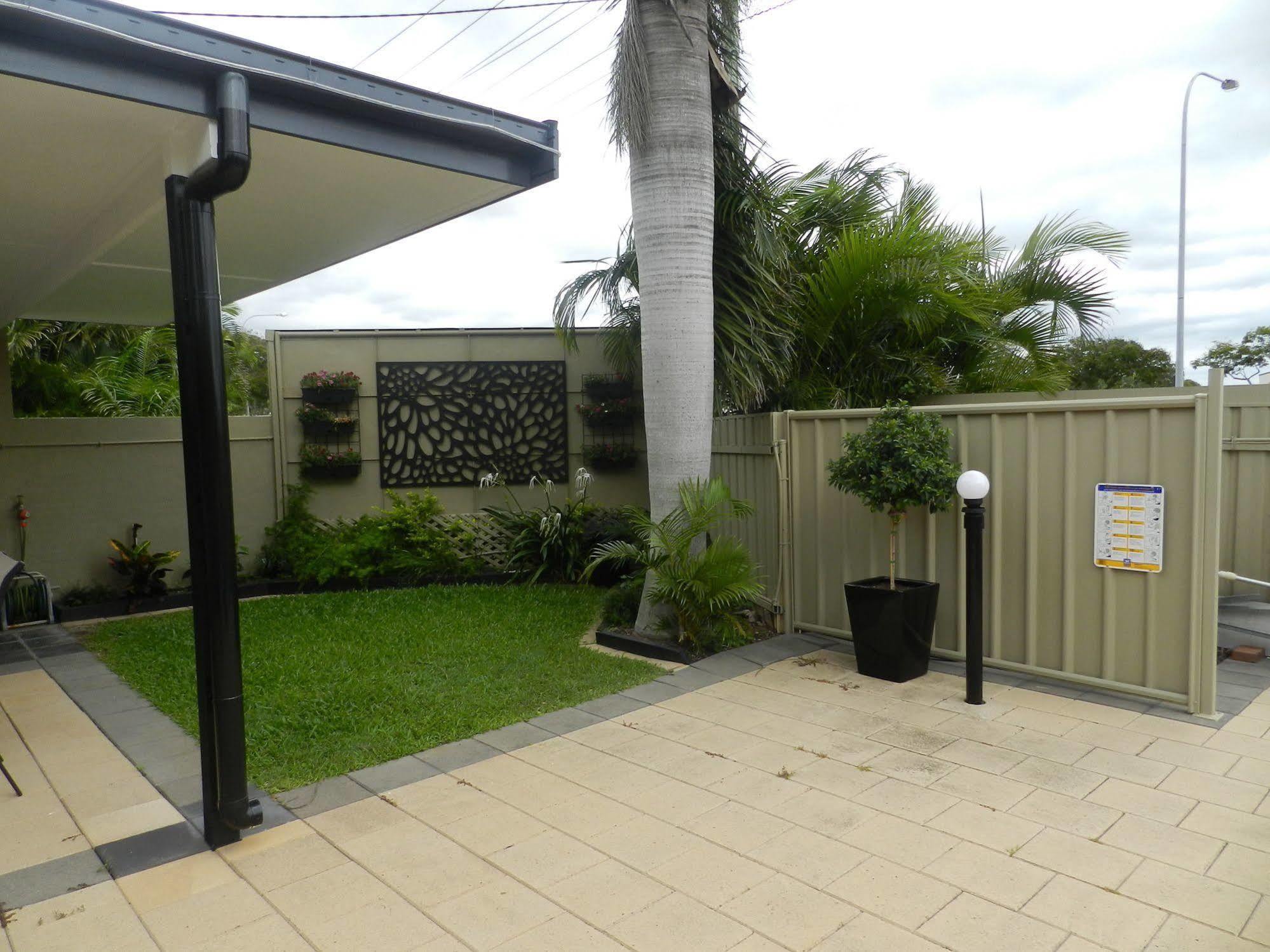 Golden Palms Motor Inn Bundaberg Exteriör bild